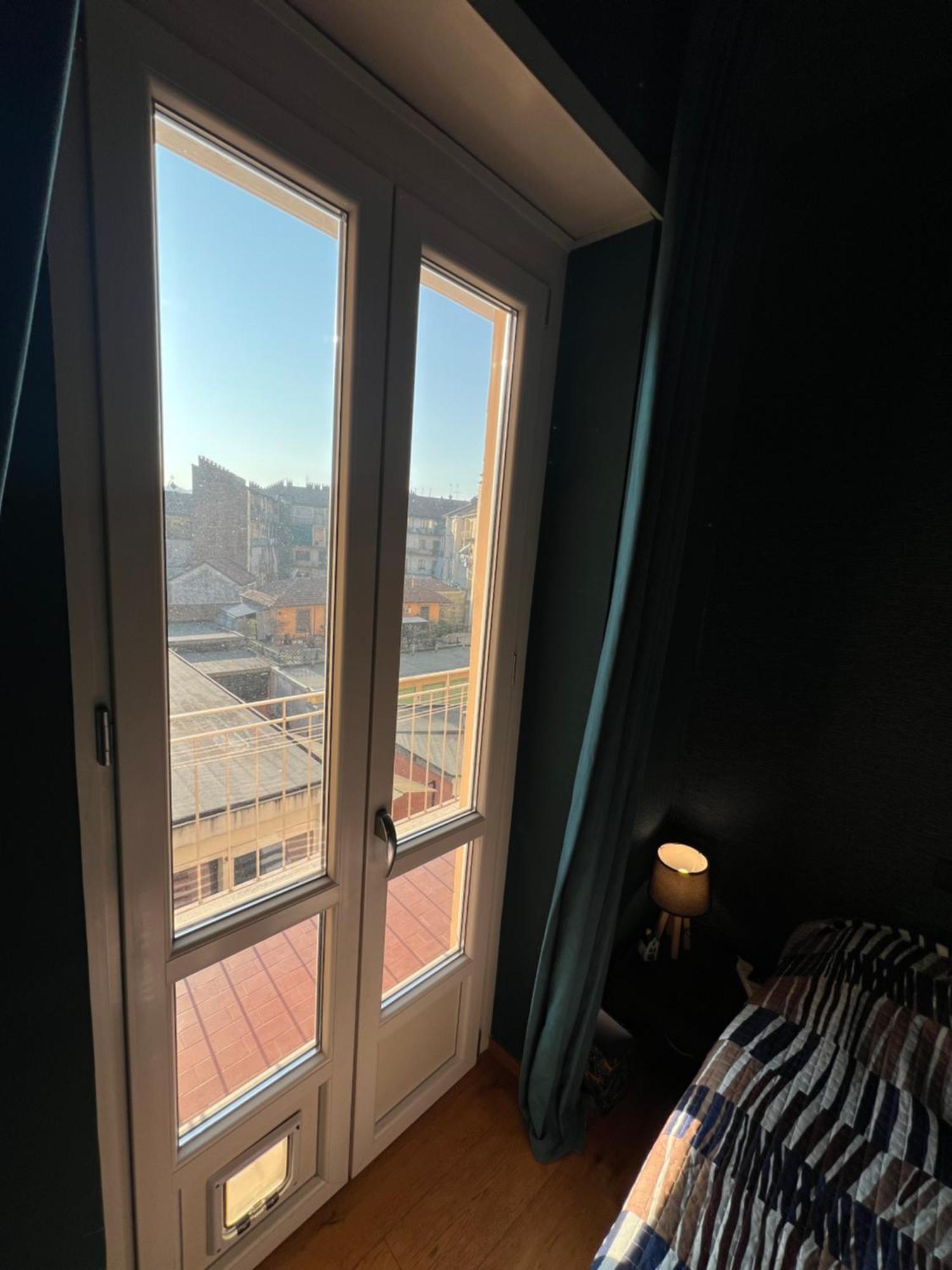 Room With Private Balcony On The Dora River Torino Esterno foto