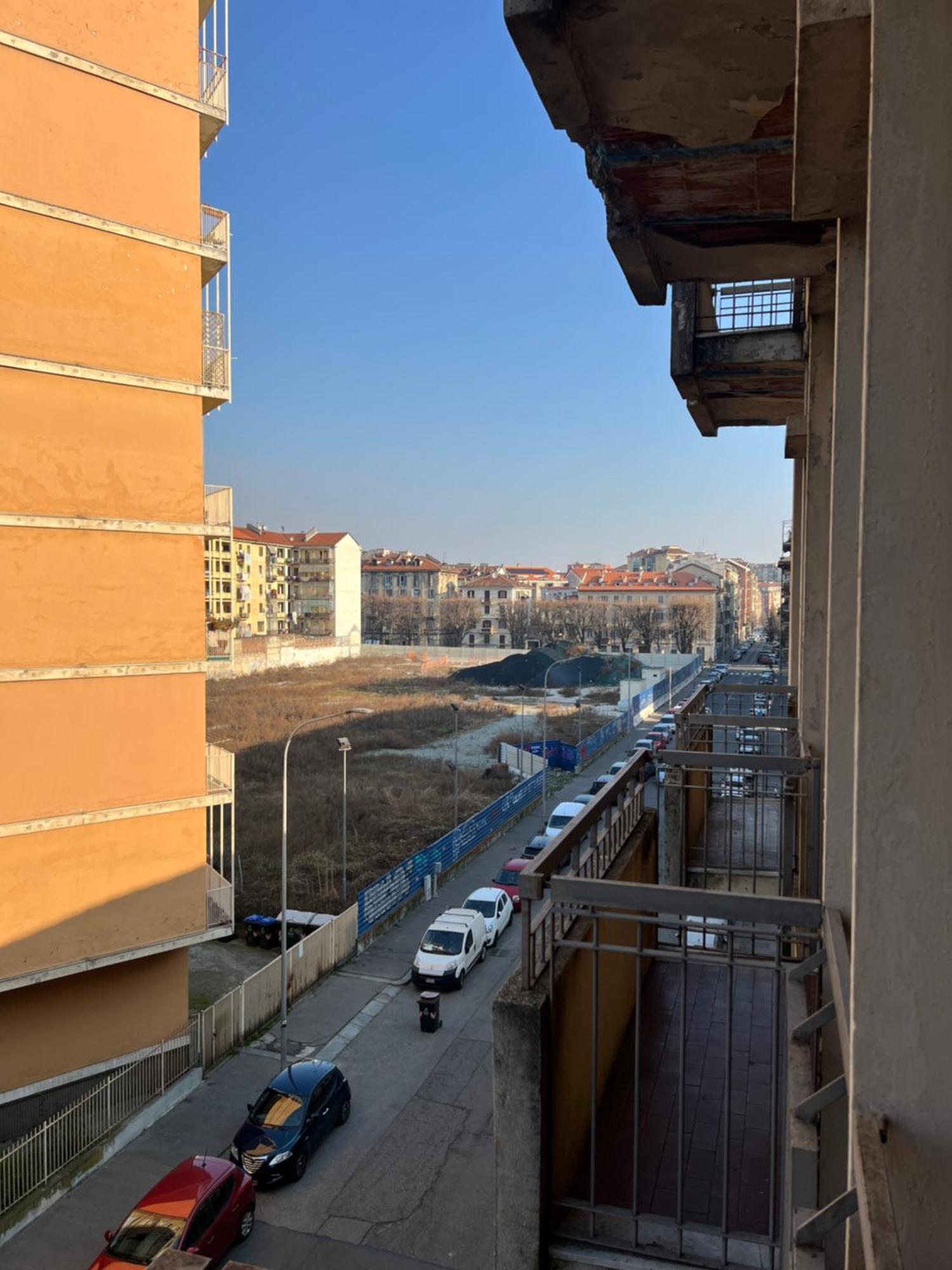 Room With Private Balcony On The Dora River Torino Esterno foto